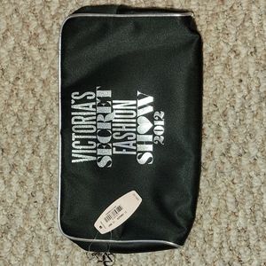 Victoria's Secret makeup bag and brushes NWT